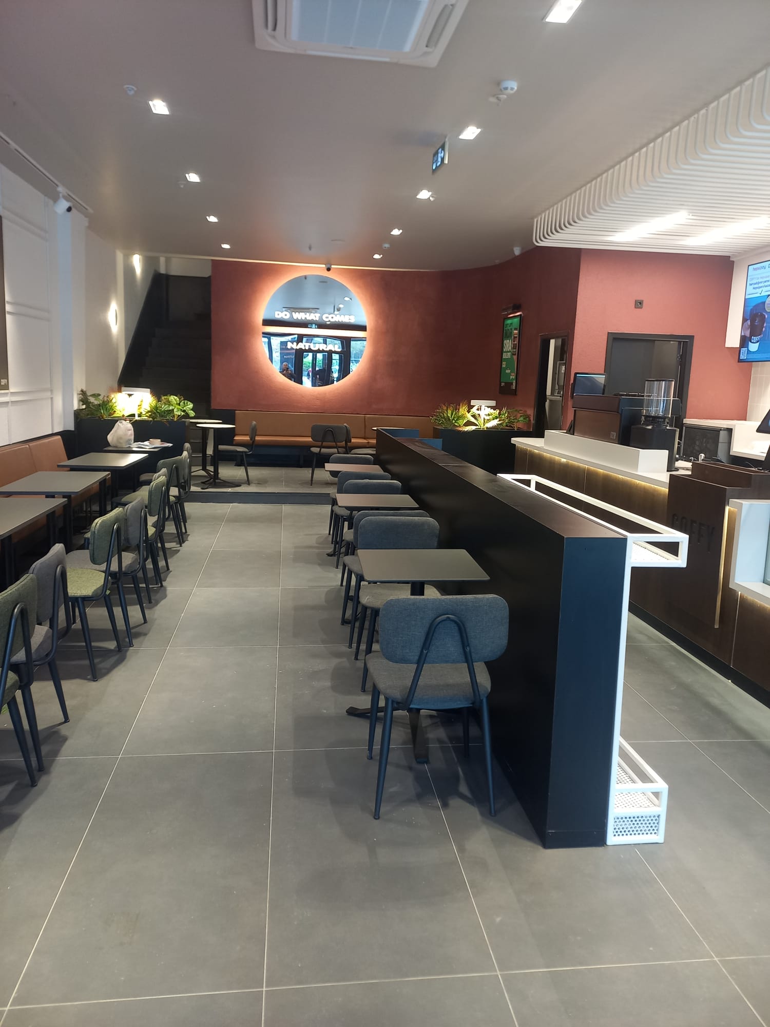 Cafe Restaurant - 10.jpg