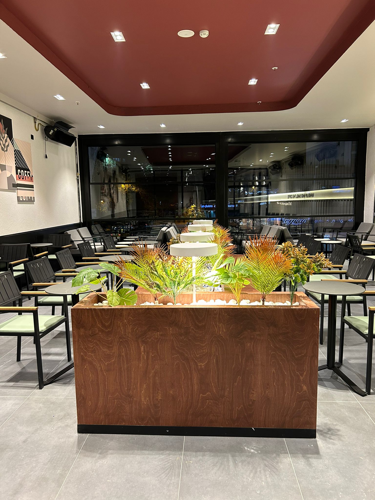 Cafe Restaurant - 4.jpg