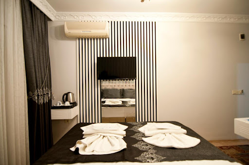 Otel Broken Column - foto4.jpg